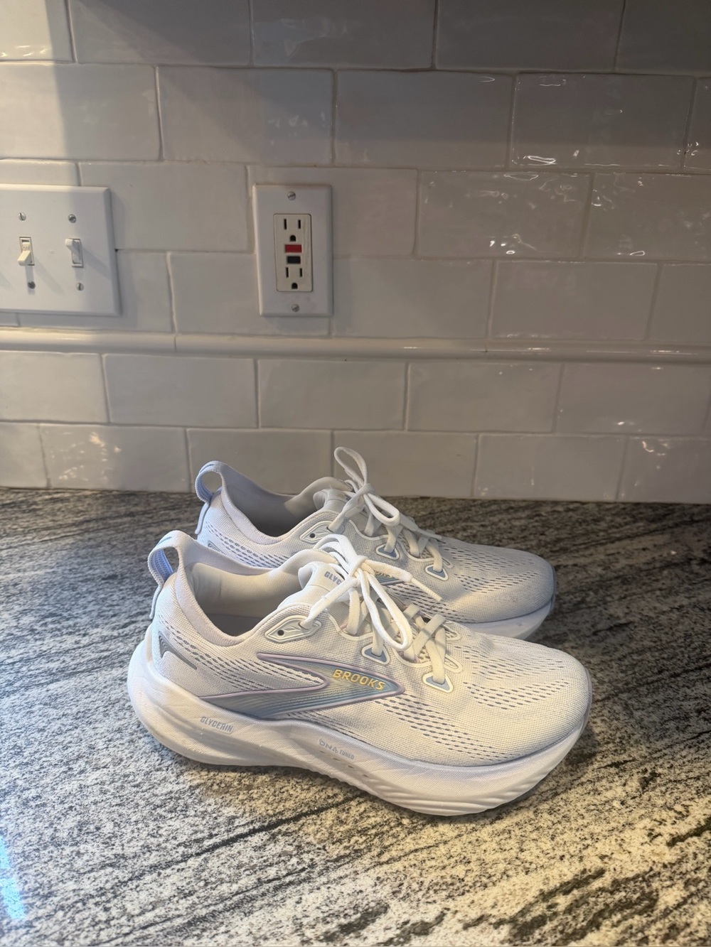 Women’s Brooks Glycerin 22 Size 8
